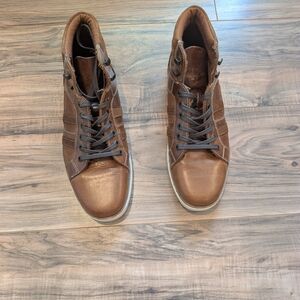  Red Tape Men's Lawton Hi-Top Trainers. 